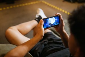 5 Tips For Playing Mobile Games Like A Pro